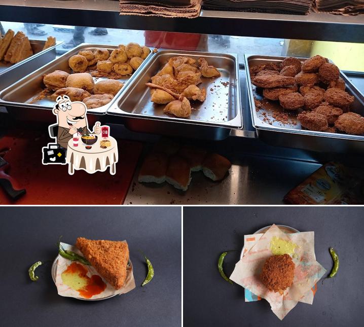 Food at City Samosa Ravivar Peth