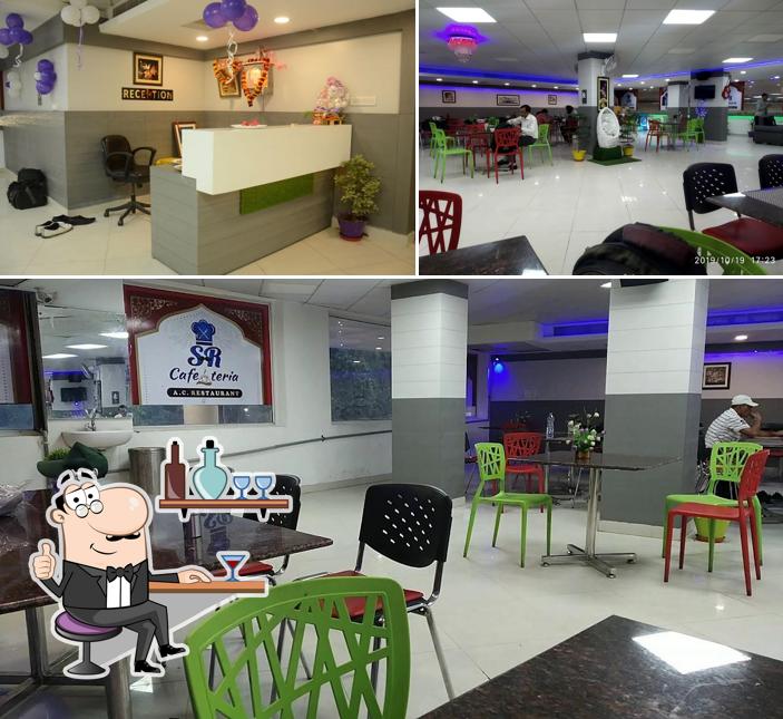 Check out how SR Cafeteria looks inside