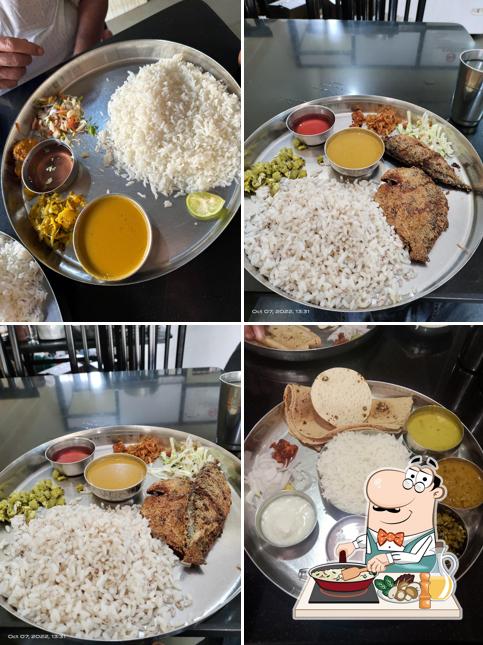 Fried rice at Mahananda Hotel Veg And Non-veg Restraunt Since 1985