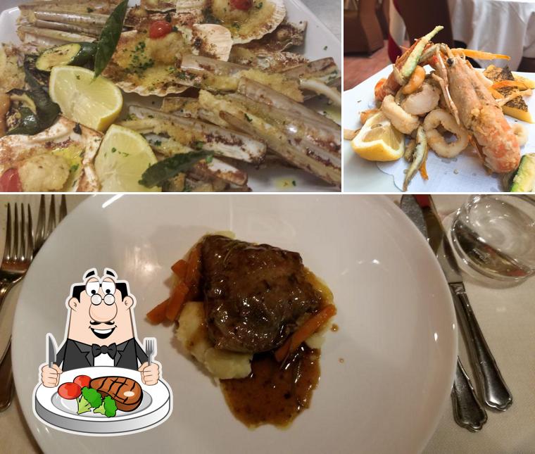 Ordina i un pasto a base di carne a Poste Vecie