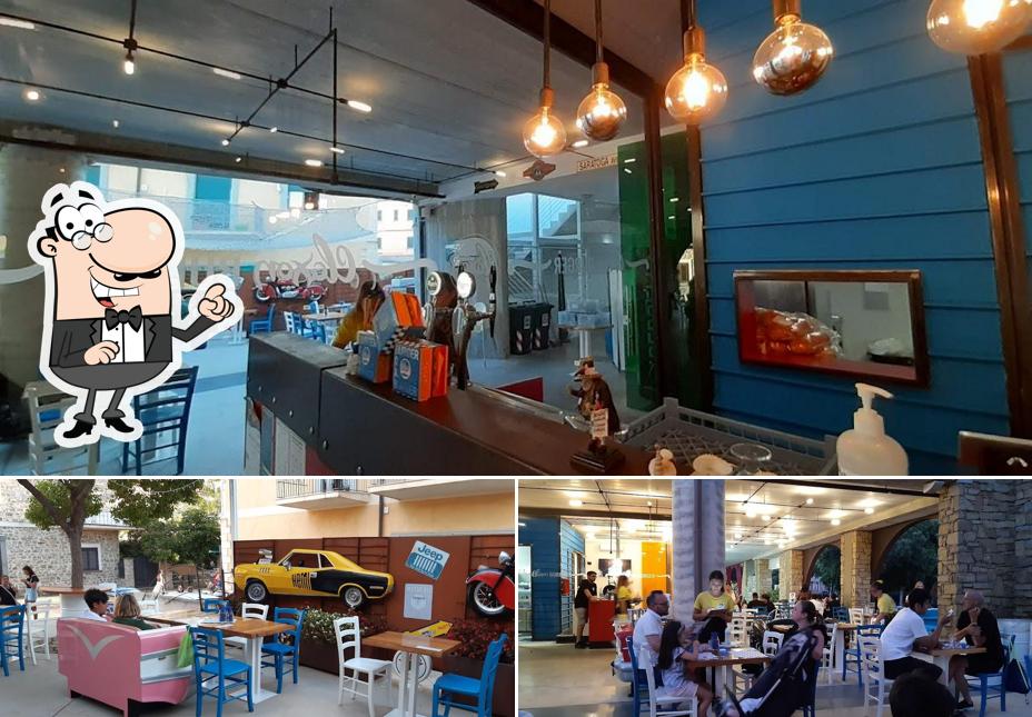 Siediti a un tavolo di Claxon Burger