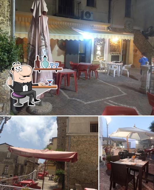 Dai un'occhiata agli interni di Aldo's Pizzeria Rosticceria
