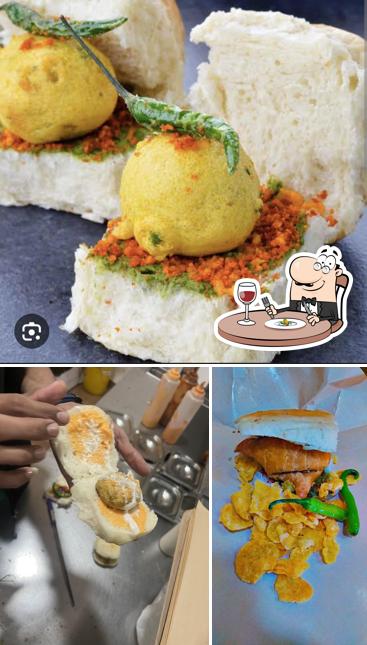 Food at Bole to Vadapav, MAHAVIRNAGAR