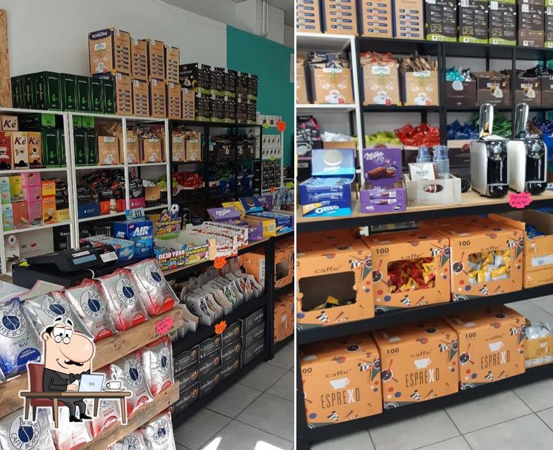 Siediti a un tavolo di Coffee World By Coffee Breack Caffe’ in Cialde e Capsule Bibite