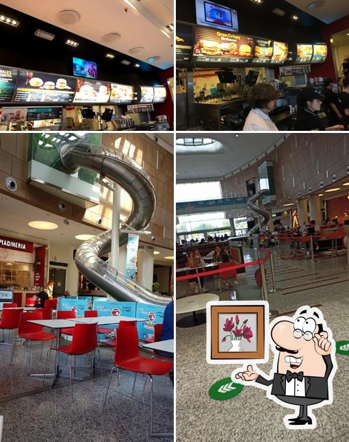 Gli interni di McDonald's Carugate