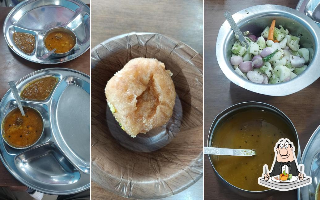 Food at Lala Mani Ram Kachori Wale