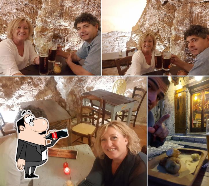 La immagine di bevanda e interni da Bar Eva