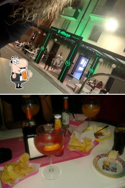 Puoi prenderti un rinfrescante bicchiere di birra chiara o scura