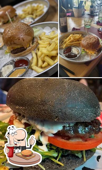 Prova un hamburger a GRANU Bistrot – Caffetteria, Enoteca & Cucina