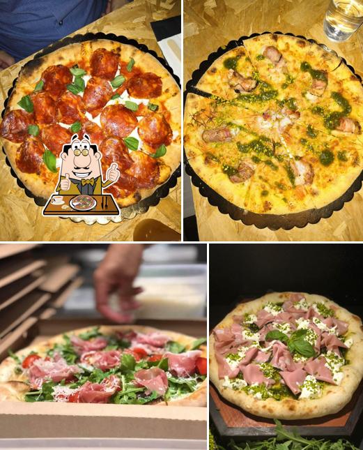 Ordina tra le svariate varianti di pizza