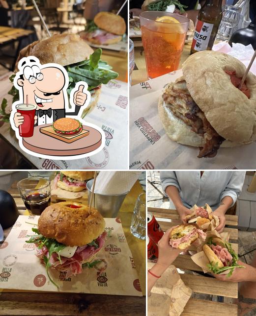 Prenditi un hamburger a Gustavo