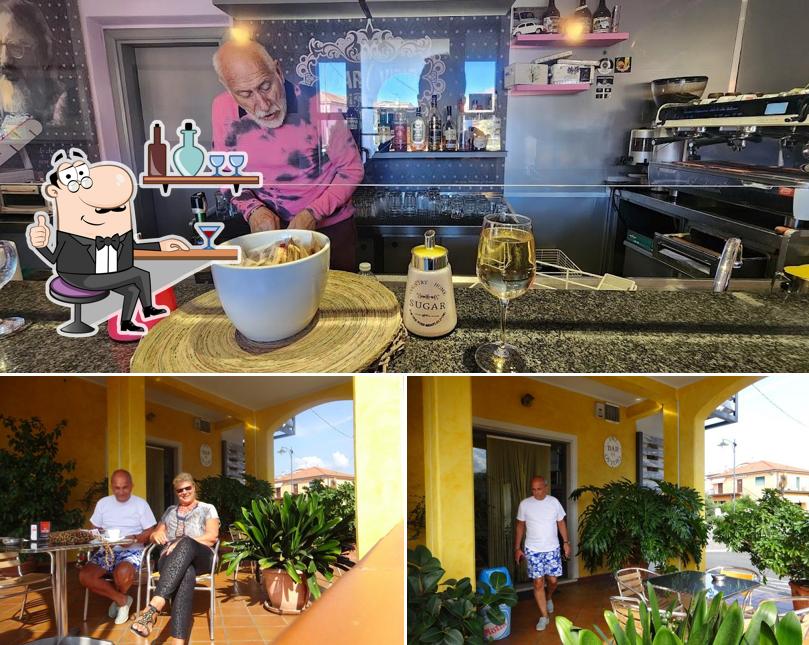 La immagine della interni e bevanda di Bar Ovidio