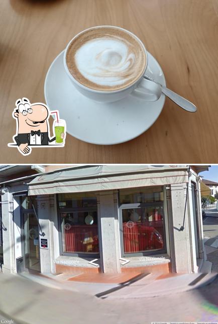 Goditi un drink a Caffè Centrale Quero