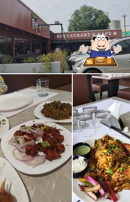 Among different things one can find food and exterior at The Bay Grill