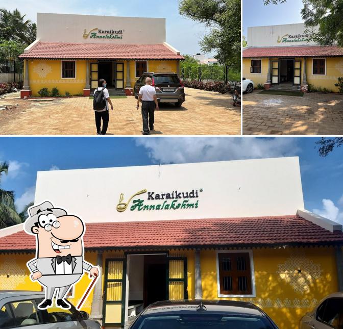 You can get some fresh air at the outside area of Karaikudi Annalakshmi Restaurant