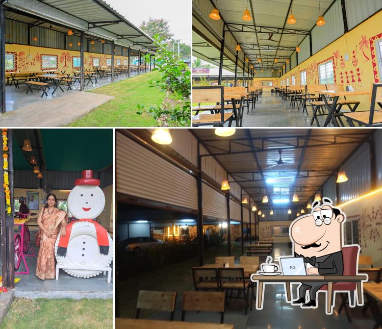 The interior of Vasudha Restaurant (Chulivarchi Misal)