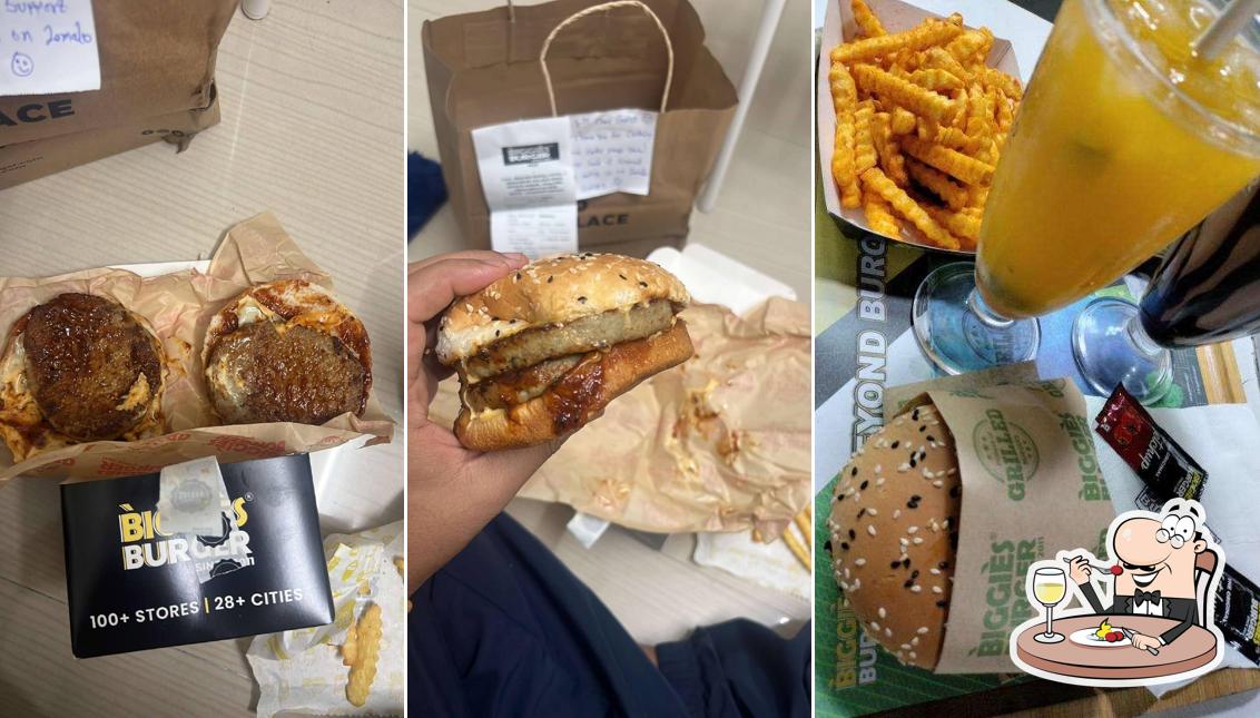 Food at Biggies Burger : FC Road