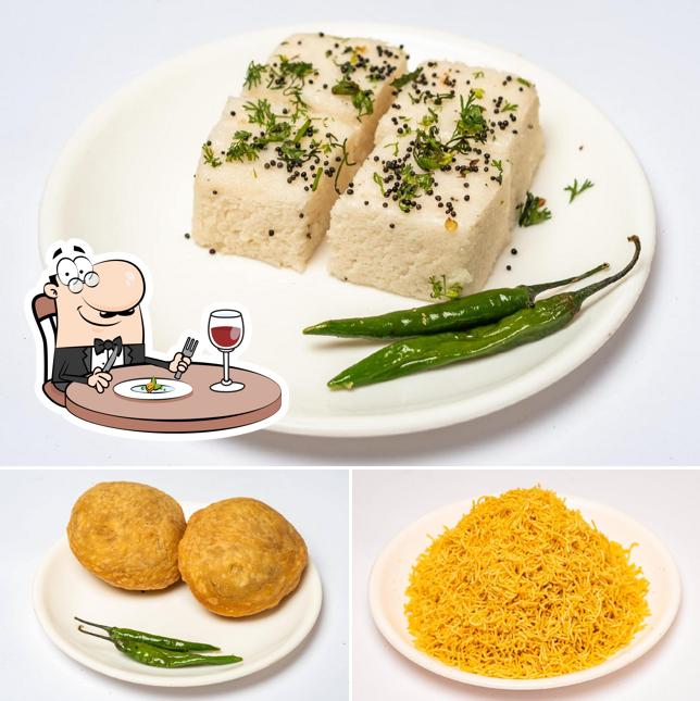 Food at Shreenath Farsan