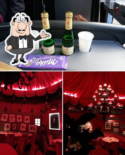 La immagine di interni e cibo da Dracula's Ghost Riders Club