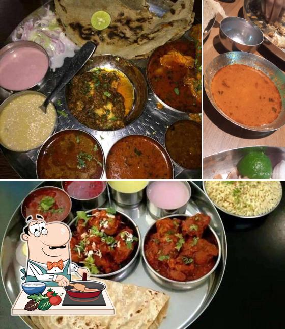 Chicken curry at saruj Shetkari Hotel