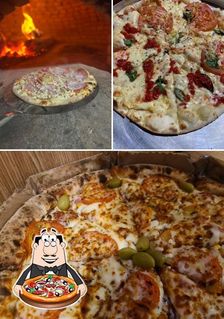 Escolha pizza no Fogão Gaúcho Restaurante