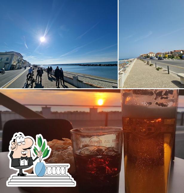 La foto di esterno e cibo da La Perla Cafè