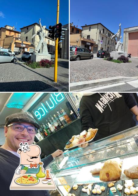 Questa è la foto che presenta la cibo e esterno di BluIce