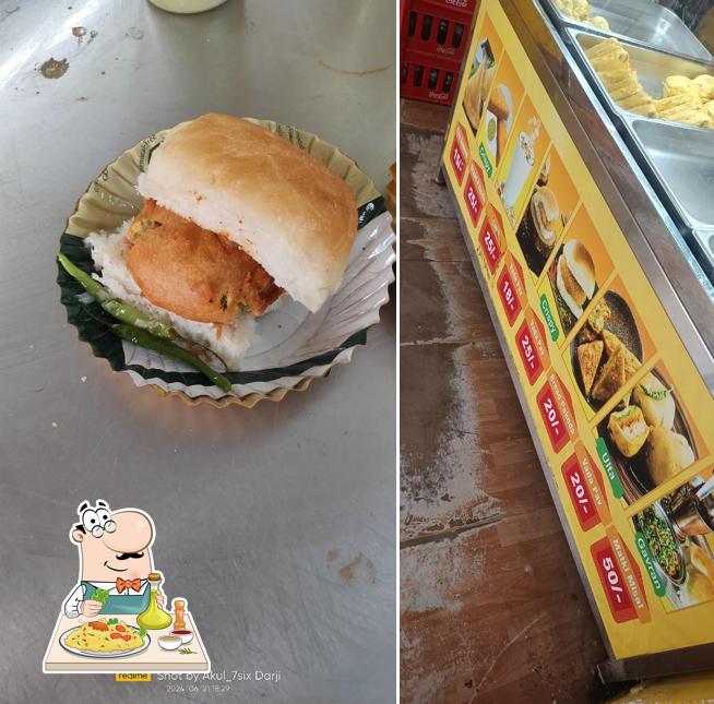 Food at City samosa (Ellis bridge)