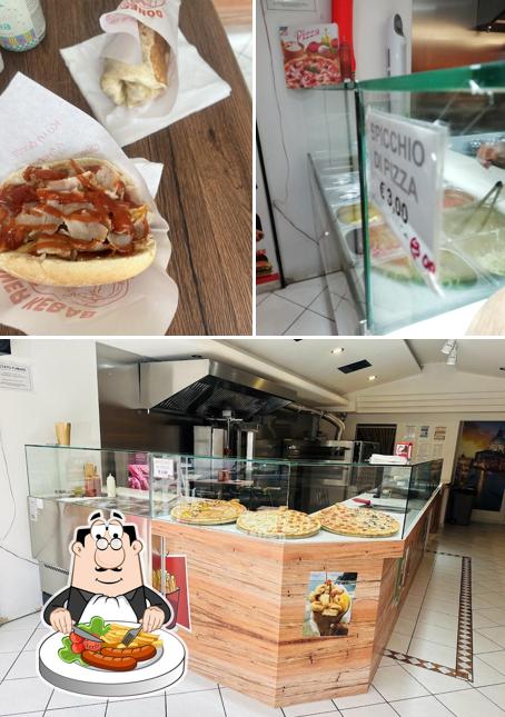 La foto di cibo e interni da Pizza Kebab Caorle