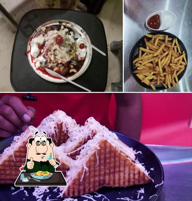 Food at Dwarkadhish Pizza and Cafe - Best Pizza Restaurant, Cafe & Restaurant