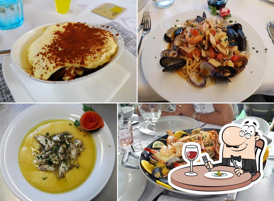 Cibo al Trattoria Onda Blu Specialità Paella