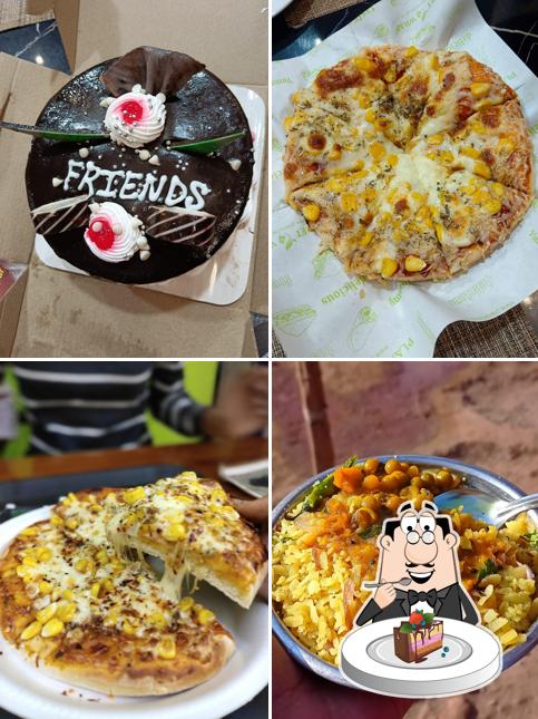 Chocolate cake at Street Food Court