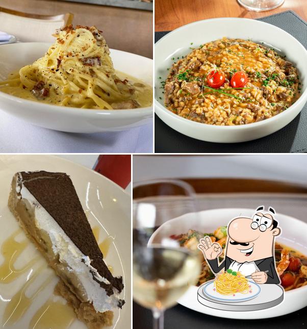 Espaguete carbonara em Doc Cucina: Culinária italiana, Massas frescas, Vinhos, Asa Sul