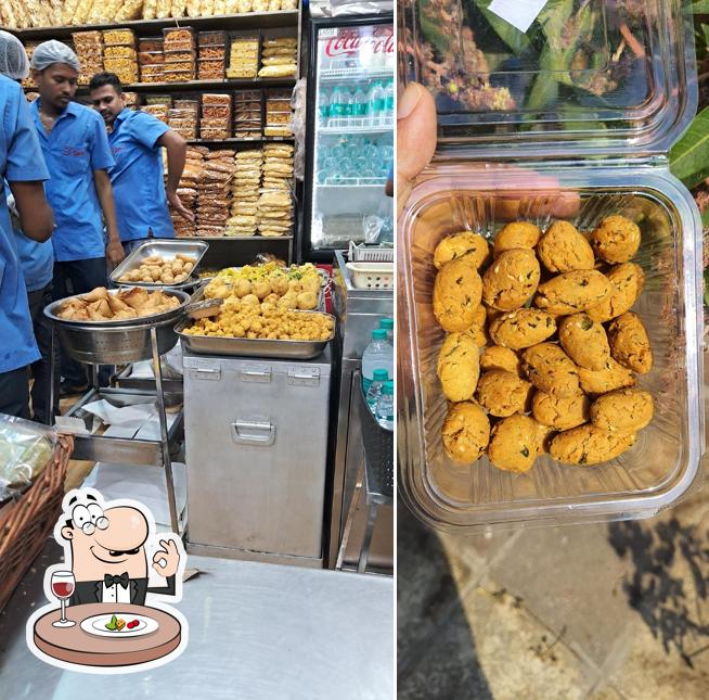 Food at Dave Farsan Mart