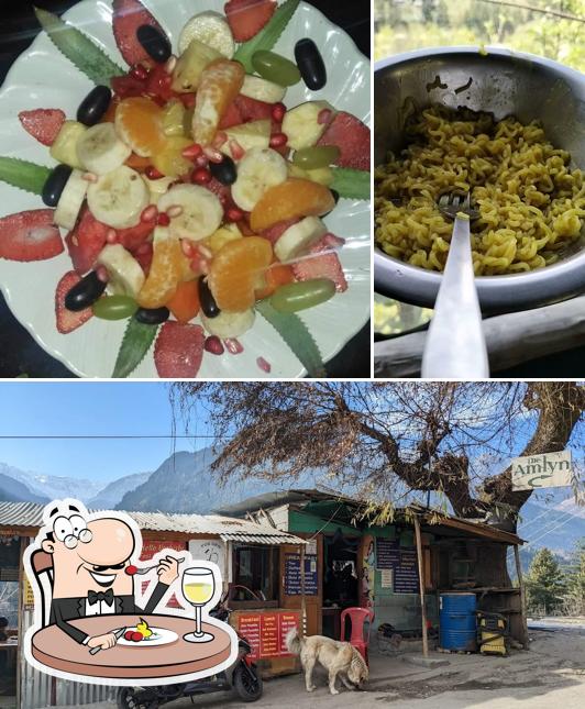 This is the image depicting food and exterior at Hello vashisht fast food corner