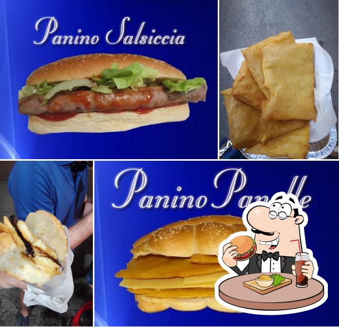 Gli hamburger di L'antica Panelleria di Sciacca potranno soddisfare molti gusti diversi