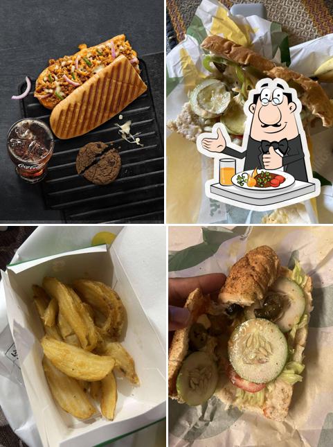 Food at Subway Brookfields Mall