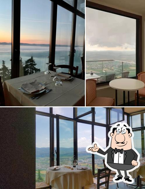 Siediti a un tavolo di Ristorante Albergo Miralanghe