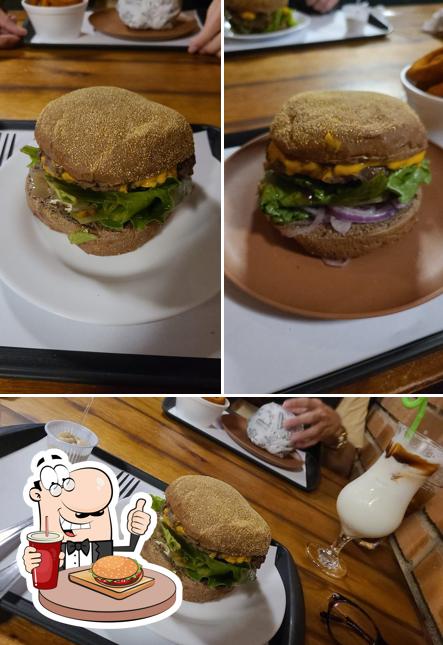 Consiga um hambúrguer no The Burgertown
