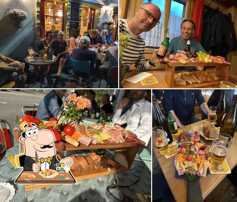 La cibo e interni del ristorante