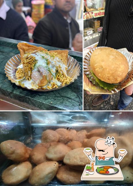 Meals at Aadarsh Namkeen Center