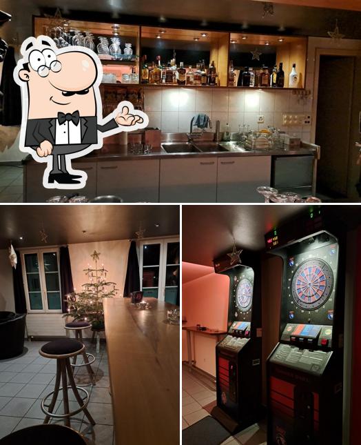 Gli interni di Cheers Pub