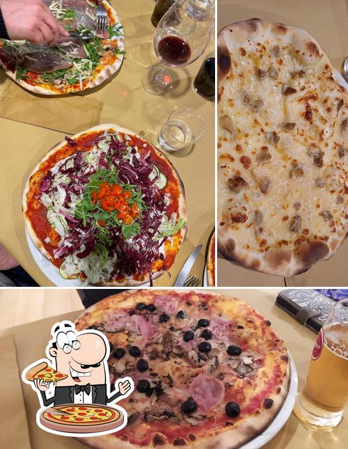 Ordina tra le svariate varianti di pizza
