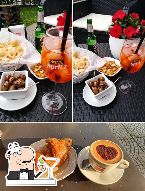 La immagine di bevanda e cibo da Bar La varesina mozzate