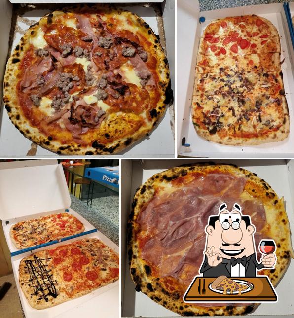 Prenditi una pizza a Pizzeria Re Sole Di Ghidoni Paola E C S N C