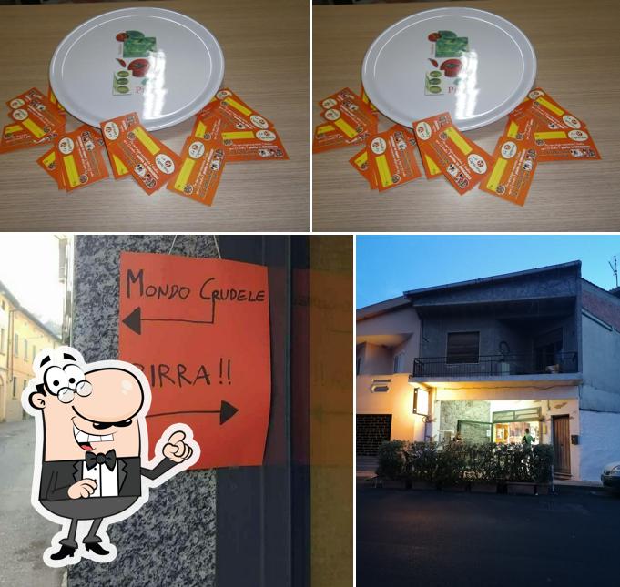Guarda la foto che mostra la esterno e cibo di Pizzeria La Capricciosa