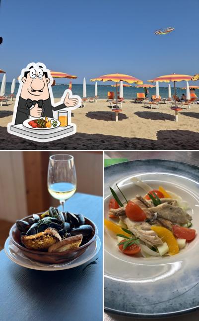 La cibo e interni del ristorante