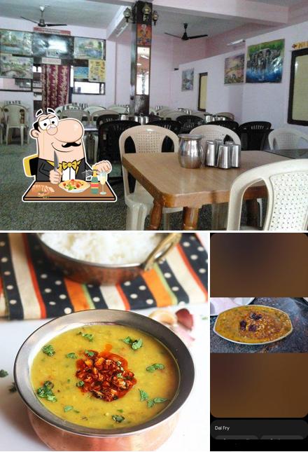 The picture of Shree Gujarathi Marwadi Bhojanalaya Restaurant’s food and interior