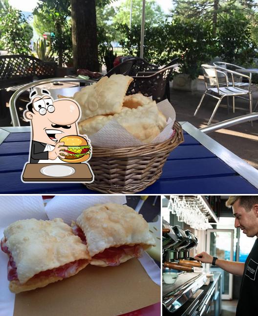 Ordina un hamburger a La Baracchina Borgotondo