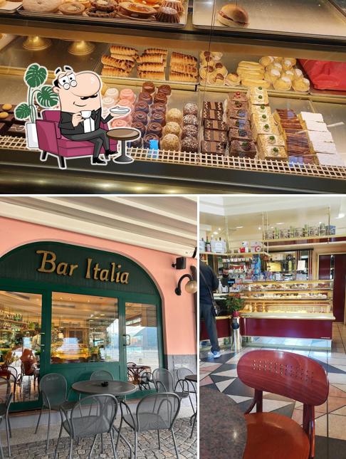 Siediti a un tavolo di Bar Pasticceria Italia
